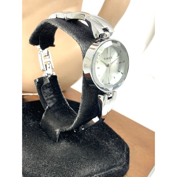 Timex Women's Watch TW2T49400 Quartz Silver Dial Stainless Steel 26mm - Picture 14 of 14